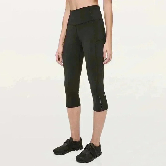 Lululemon Fast & Free Crop black II Nulux 19" size 4 - Picture 5 of 5